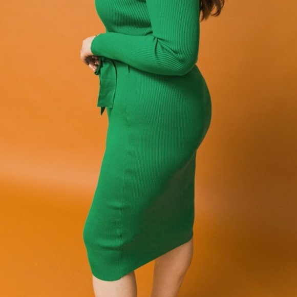 Plus Size Women's Solid Green Ribbed Sweater Dress - Picture 3 of 6
